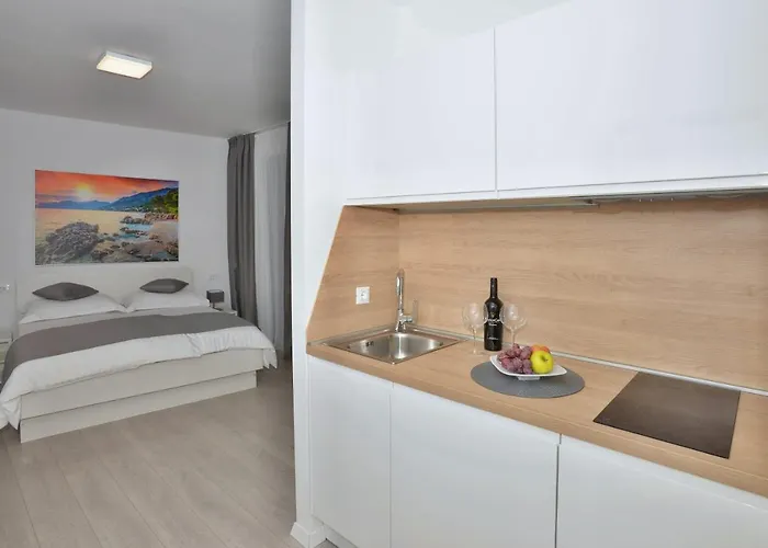Dalmatia Apartman *