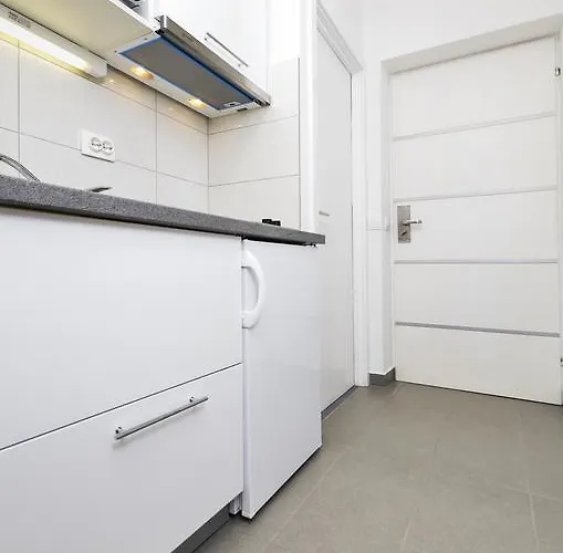 Dalmatia Apartman *
